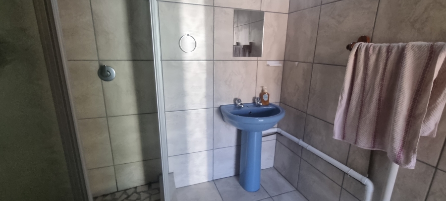 To Let 2 Bedroom Property for Rent in Fraaiuitsig Western Cape